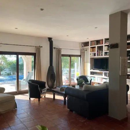 Superb In A Beautiful Location *