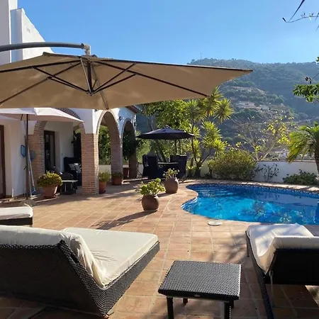 Superb In A Beautiful Location *
